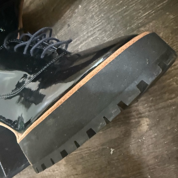 Repetto size 38 (8)worn under 5 times
Glossy Black patent leather Platform Shoes - Picture 5 of 14